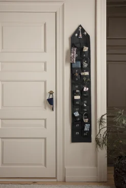 Ferm Living Adventskalender Star Textil Grun / Stoff - 24 Tage / L 25 X H 150 Cm - Dunkelgrun Sale