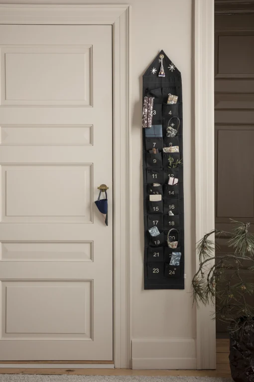 Ferm Living Adventskalender Star Textil Grun / Stoff - 24 Tage / L 25 X H 150 Cm - Dunkelgrun Sale