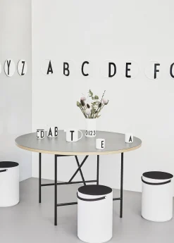 Design Letters Becher A-Z Keramik / Porzellan - Buchstabe O - Weis Store