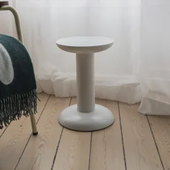raawii Beistelltisch Thing Metall/ Hocker - By George Sowden / Recycling-Alu - Weis Best