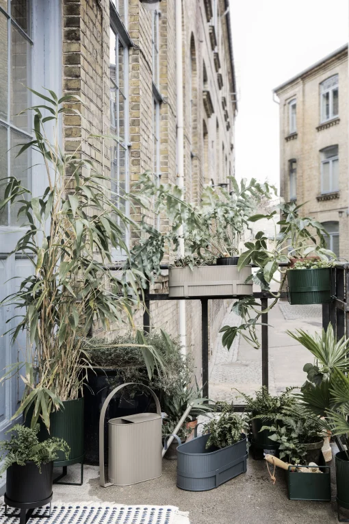 Ferm Living Blumenkasten Bau Metall Grau / Mit Halterung - Metall - Warmes Grau Fashion