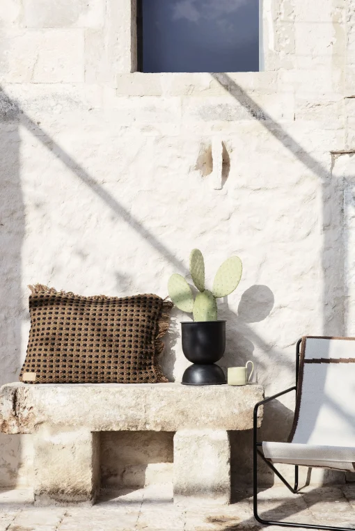 Ferm Living Blumentopf Hourglass Extra Small Metall / Metall - O 21 X H 30 Cm - Schwarz Hot