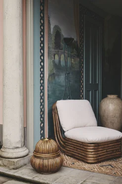 Gubi Gepolsterter Sessel Bohemian ‘72 Textil Faser Weis Beige / Neuauflage Des Originalmodells Aus Dem Jahr 1972 - Rattan & Stoff - Gebrochen Weis - Rattan Natur Store