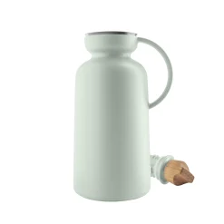 Eva Solo Isolierkrug Silhouette Plastikmaterial Grun / 1 L - Verschluss Aus Eiche - Salbeigrun Outlet