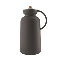 Eva Solo Isolierkrug Silhouette Plastikmaterial Braun / 1 L - Verschluss Aus Eiche - Schokolade Store