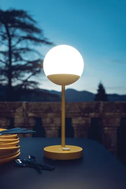 Fermob Kabellose, Wiederaufladbare Außenlampe Mooon! Led Metall Plastikmaterial Gelb / H 41 Cm - Mit Usb-Ladekabel - Honig Online