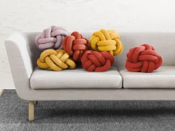 Design House Stockholm Kissen Knot Textil Rot / Handgefertigt - 30 X 30 Cm - Bordeaux Best