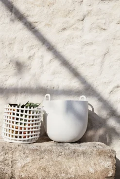 Ferm Living Korb Ceramic Large Keramik Weis / O 23,5 X H 21 Cm - Handgefertigt - Gebrochen Weis Best