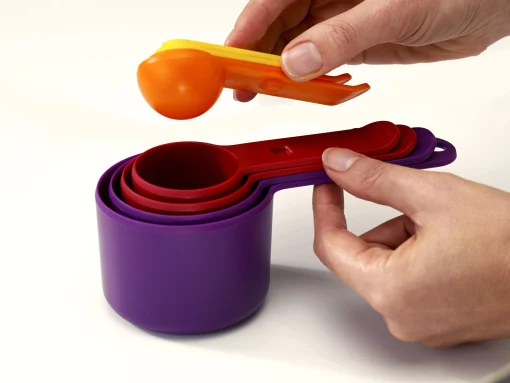 Joseph Joseph Messloffel Nest Measure Plastikmaterial / Set Aus 8 Stapelbaren Messbechern - Bunt Hot