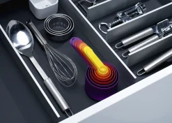 Joseph Joseph Messloffel Nest Measure Plastikmaterial / Set Aus 8 Stapelbaren Messbechern - Bunt Hot