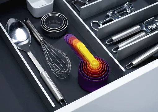 Joseph Joseph Messloffel Nest Measure Plastikmaterial / Set Aus 8 Stapelbaren Messbechern - Bunt Hot