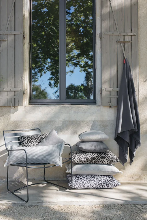 Fermob Outdoor-Kissen Evasion Textil Grau Schwarz / 35 X 70 Cm - Karbon - Weis Cheap