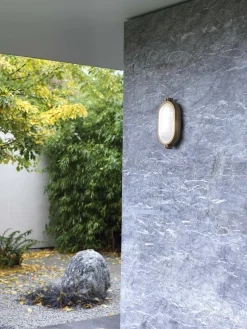 Astro Lighting Outdoor-Wandleuchte Malibu Oval Gold Metall / Deckenleuchte - 15 X 29 Cm - Altmessing Online