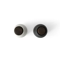 Menu Pfeffer- Und Salzmuhlen-Set Bottle Plastikmaterial Weis Schwarz / 2Er-Set - Soft Touch Silikon - Asche - Karbon - Nussbaum Best Sale
