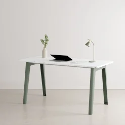 TIPTOE Schreibtisch New Modern Plastikmaterial Grau / 150 X 70 Cm - Recycling-Kunststoff - Eukalyptusgrau - Weis Gesprenkelt Shop
