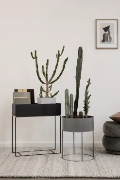 Ferm Living Topf  Metall/ Fur Plant Box Blumenkasten Mit Beinen - Schwarz Sale