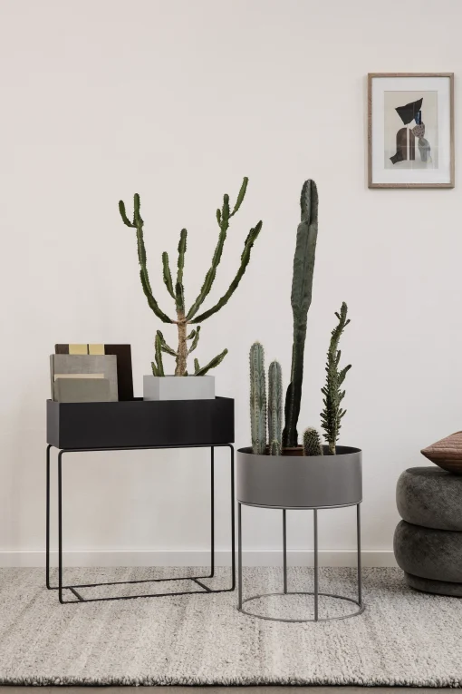 Ferm Living Topf  Metall/ Fur Plant Box Blumenkasten Mit Beinen - Schwarz Sale