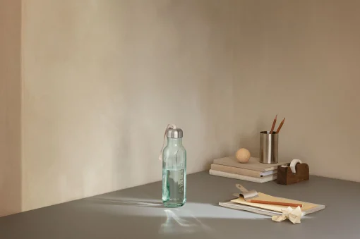 Eva Solo Trinkflasche Recycled Glas Transparent / 0,5 L - Recycling-Glas - Kaktus-Grun - Transparent Shop