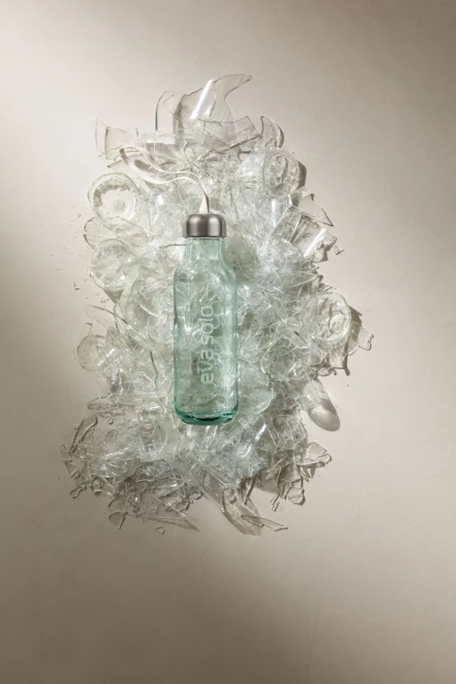 Eva Solo Trinkflasche Recycled Glas Transparent / 0,5 L - Recycling-Glas - Kaktus-Grun - Transparent Shop