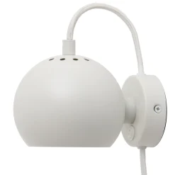 Frandsen Wandleuchte Mit Stromkabel Ball Metall Weis / O 12 Cm - Neuauflage Des Originalmodells Aus Dem Jahr 1968 - Weis Mattiert Hot