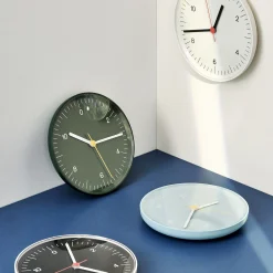 Hay Wanduhr  Plastikmaterialby Jasper Morrison / O 26,5 Cm - Weis Outlet