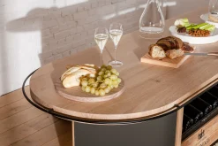 L'Atelier du Vin Weinregal  Metall Schwarz Holz Natur / Weinprobe-Theke L 281 X B 80 Cm X H 93 Cm / 300 Flaschen - Eiche Natur - Schwarz - Stahl Fashion